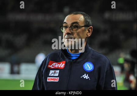 Turin, Italien. 16. Dezember, 2017. Maurizio Sarri, Haupttrainer SSC Neapel in der Serie A Fußballspiel zwischen Torino FC und SSC Napoli im Stadio Grande Torino am 16 Dezember, 2017 in Turin, Italien. Quelle: FABIO UDINE/Alamy leben Nachrichten Stockfoto