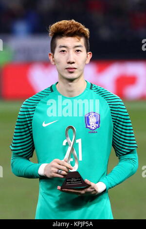 Tokio, Japan. 16 Dez, 2017. Jo Hyeonwoo (KOR) Fußball: EAFF E-1 Fußball Europameisterschaft 2017 Männer finale Siegerehrung am Ajinomoto Stadion in Tokio, Japan. Credit: Naoki Nishimura/LBA SPORT/Alamy leben Nachrichten Stockfoto