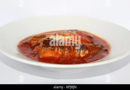 Glenrych Sardinen in Tomatensoße in Schüssel/Teller, Südafrika. Stockfoto