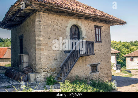 Auf dem Land, in den Osten Serbien - verlassene Landhaus Stockfoto