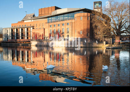 Stratford-upon-Avon, Warwickshire, Großbritannien. 30. November 2017. Frost und Eis grüße den Sonnenaufgang in einem kühlen Stratford-upon-Avon. Stockfoto