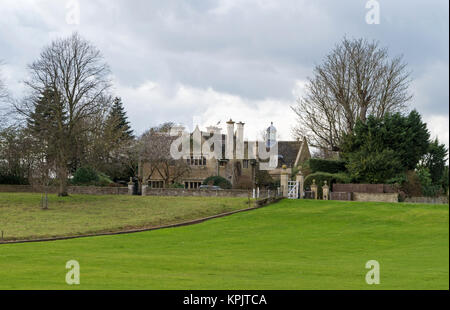 Freistehendes Haus auf dem Gelände des Schloss Ashby Immobilien, Northamptonshire, Großbritannien Stockfoto