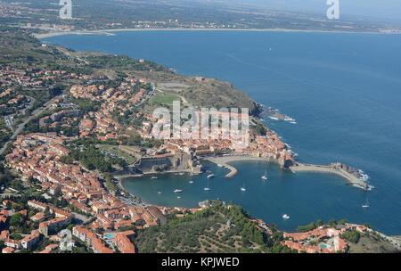 Malerische COLLIOURE AUS DER LUFT Stockfoto