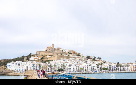 Ibiza, Spanien - 24. Mai 2015. Blick von der Ibiza Festung und die Altstadt. Stockfoto