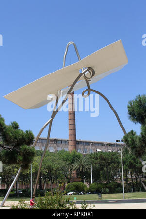 David und Goliath (David I Goliat) moderne Skulptur in Port Olimpic in Barcelona, Spanien. Stockfoto