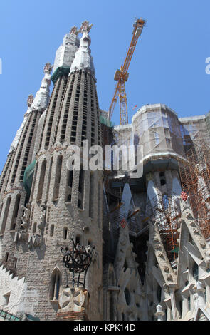 Basilika ich Kirche Temple Expiatori De La Sagrada Familia (Basilika und Expiatory Kirche der Heiligen Familie), Barcelona, Spanien. Stockfoto