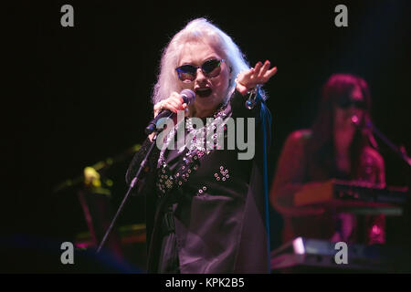 Blondie führt live auf der SSE Hydro an der sek in Glasgow mit: Blondie Wo: Glasgow, Schottland, Großbritannien Wann: 14 Aug 2017 Quelle: Peter Kaminski/WENN.com Stockfoto