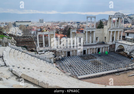 Reste eines römischen Theaters in eine der ältesten Städte Europas, wenn nicht der wichtigste und jetzt zweite Stadt Bulgariens Plovdiv Stockfoto