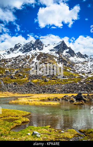 Reed Seen, Hatcher Pass; Palmer, Alaska, Vereinigte Staaten von Amerika Stockfoto