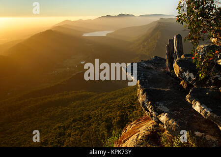 Sonnenaufgang am Boroka Lookout in den Grampians National Park (Gariwerd) in Victoria, Australien Stockfoto