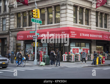 Der berühmte Strand Buchhandlung an der Ecke 12. Straße und Broadway in New York City. Stockfoto