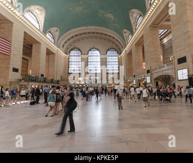 NEW YORK CITY - Juli 12: Blick in die Bahnhofshalle am 12. Juli 2012. Grand Central - ist ein Commuter Rail Terminal in Manhattan in New York
