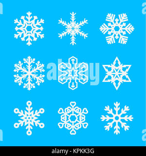 Mehrere verschiedene Arten von Schneeflocken. Schneeflocken in verschiedenen Formen auf blauem Hintergrund. Abbildung. Stockfoto