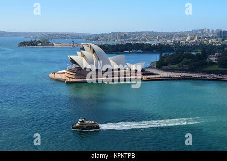 Erhöhten Blick auf das Sydney Opera House von Harbour Bridge Ausblick - Sydney, New South Wales, Australien Stockfoto