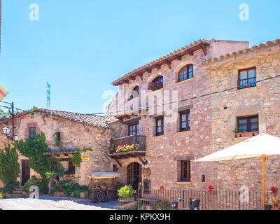 Mura, Spanien - 17. Juli 2016. Architektur in der mittelalterlichen Ortschaft Mura gesehen Stockfoto