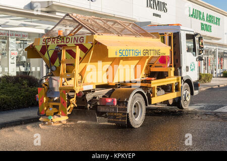 Schottische Zähneknirschend private zähneknirschend Lastwagen an Breahead Shopping Centre, Glasgow, Schottland, Großbritannien Stockfoto