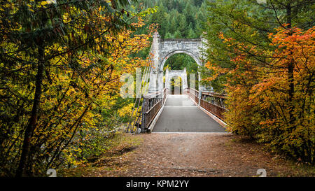 Die historische Alexandra Brücke über den Fraser River in den Fraser Canyon in Alexandra Brücke Provincial Park, British Columbia, Kanada Stockfoto