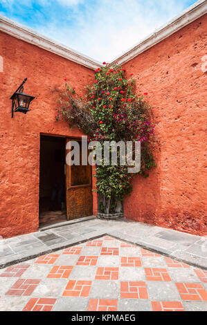 Villa del Fundador, eine renovierte Jahrhunderte alte spanische Villa aus der Kolonialzeit, Arequipa, Peru Stockfoto