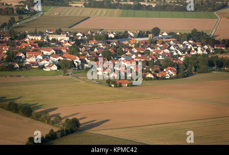 Luftaufnahme von jesenwang Dorf, Stadtrand von München, Bayern, Deutschland Stockfoto