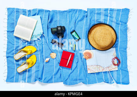 Flatlay travel urlaub Strand Handtuch Stockfoto