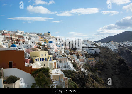 Oia auf der Insel Thira, oder Thera, ist eine kleine Stadt mit dem giechischen Archipel Santorin auf den Kykladen. Stockfoto