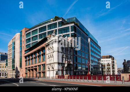 Holborn Viadukt überqueren Farringdon Straße in der City von London, England, Großbritannien Stockfoto