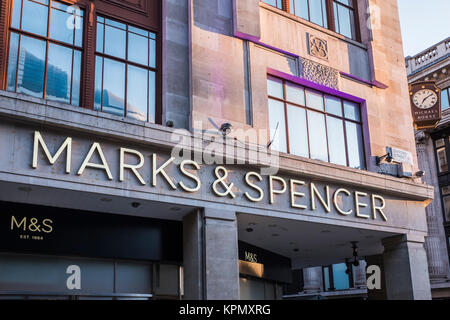 Marks & Spencer innen Michael Haus in der Oxford Street, London, England, Großbritannien Stockfoto