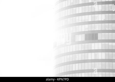 Modernes Glas Silhouetten der Wolkenkratzer in der Stadt mit weissen Gradient Stockfoto