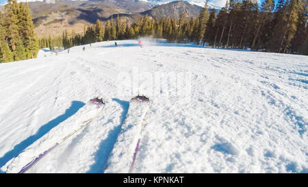 POV point of view. Skifahren Colorado Rockies Anfang Skisaison. Stockfoto