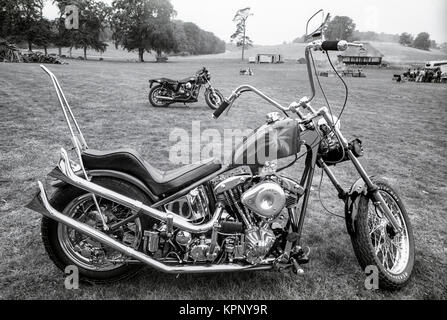 Häcksler, maßgeschneiderte Motorrad. Szenen aus der Harley Davidson Rally auf dem Gelände des Littlecote House, Berkshire, England ion am 30. September 1989. Die Kundgebung wurde von Peter De Savary, die das Haus zu dieser Zeit. Stockfoto