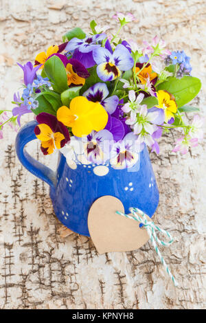 bunten Frühlingsstrauß Blumen Stockfoto