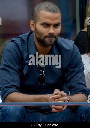 FLUSHING NY- SEPTEMBER 08: Tony Parker, beim Herren Singles Finals Day fünfzehn der US Open 2014 im USTA Billie Jean King National Tennis Center am 8. September 2014 im Flushing Viertel des Queens Stadtbezirks New York City Leute: Tony Parker Transmission Ref: MNC60 Stockfoto