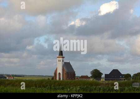 Die Kirche von Den Hoorn auf der Insel Texel in den Niederlanden. Stockfoto