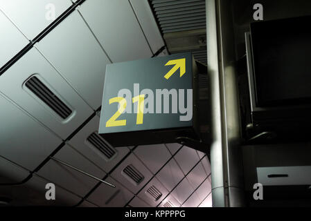 Plattform Zeichen in der geschlossenen Waterloo Eurostar Terminal in London Stockfoto