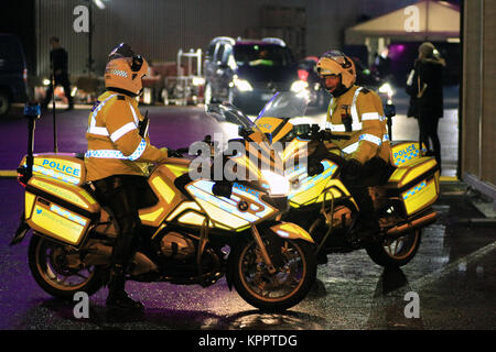 Polizei Schottland Motorrad Offiziere bei den MTV Europe Music Awards (EMA) 2014, die am 9. November 2014 gehalten, an die SSE-Hydro, Glasgow, Schottland Stockfoto