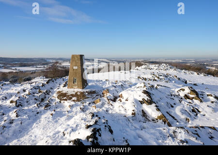 Trig Point auf dem Beacon Hill Country Park in Leicestershire Stockfoto