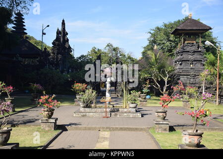 Der Eingang von Goa Gajah Heiligtum in Bali, Indonesien Stockfoto