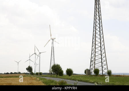 Bronchial-, Windkraftanlagen in der Nähe von Ense in der Nähe von Werl. Deutschland, naehe Windkraftanlagen bei Ense Werl. Stockfoto