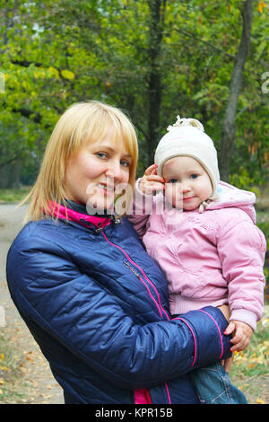 Glückliche Mutter mit ihrer Tochter Stockfoto