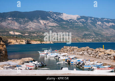 Boote im Hafen auf der Insel Kefalonia pessada Stockfoto