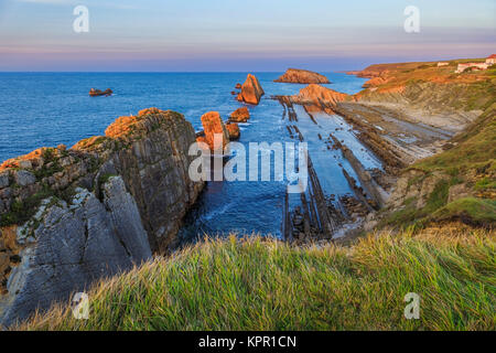 Playa Arnia in der Nähe von Santander Stadt in Kantabrien Land im Norden Spanien Stockfoto