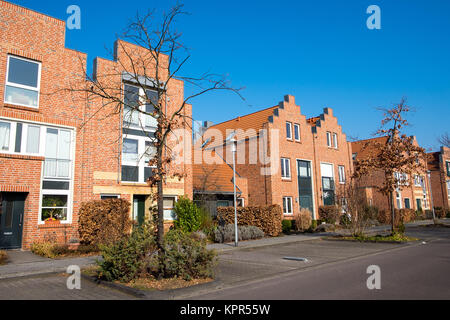 Modernes Baugebiet mit roten Backsteinhäusern in berlin Stockfoto