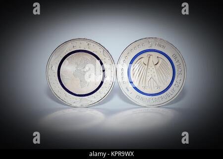 Neue fünf-Euro-Münzen Stockfoto