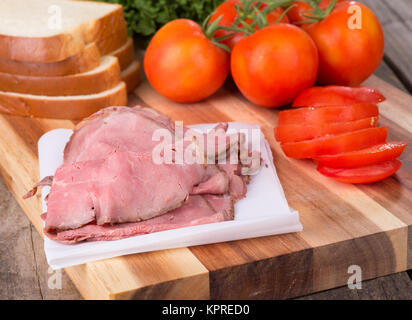 Zutaten für die Vorbereitung von Roastbeef Sandwich Stockfoto