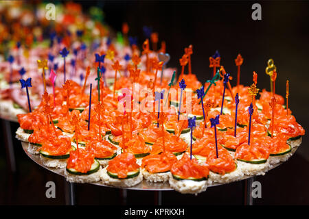 Catering-Dienstleistungen-Hintergrund mit Snacks und Speisen im restaurant Stockfoto