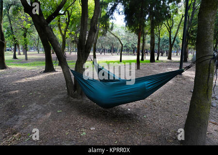Menschen in Hängematten, Chapultepec Park, Mexico City, DF, Mexiko, Stockfoto
