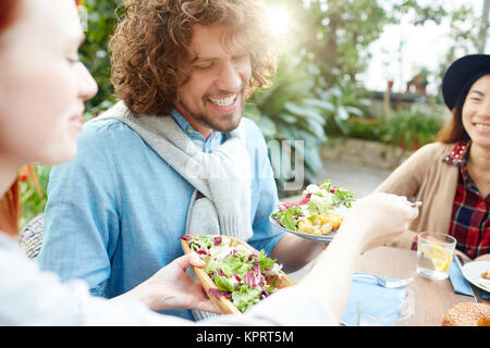 Sharing Salat Stockfoto