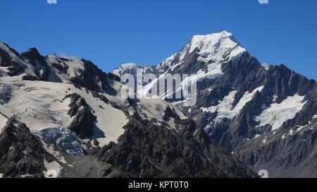 Mount Cook und Gletscher. Blick von der Sealy Gebirgsseen Rennstrecke. Stockfoto