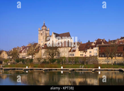 sterben Sie Stadt Dole Mit Kirche - die Stadt Dole und Kirche in Frankreich Stockfoto