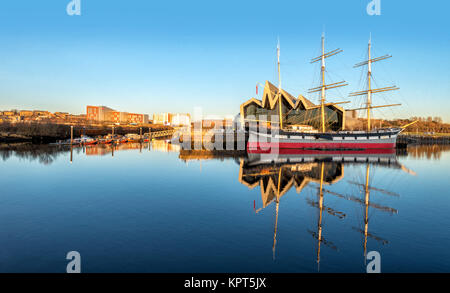 Glasgow Riverside Museum & das Tall Ship (glenlee) Stockfoto